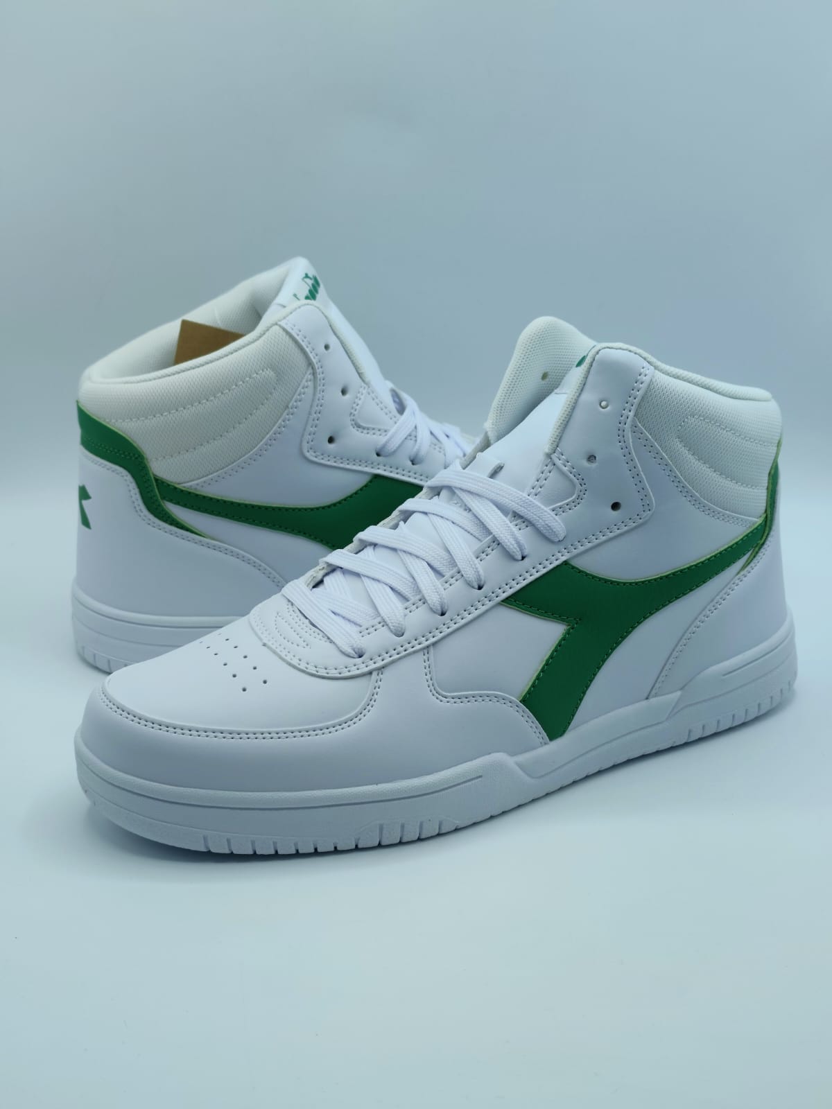 Sneaker Diadora bianche e verdi